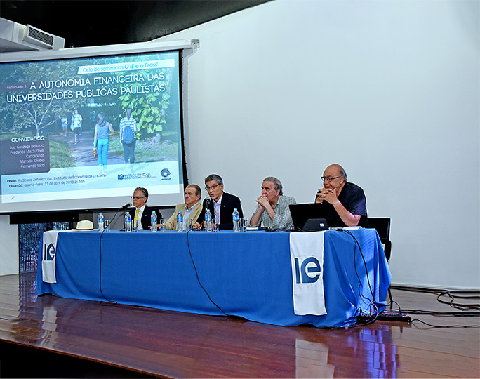 Participantes do seminário "O IE e o Brasil" Participantes do seminário "O IE e o Brasil"