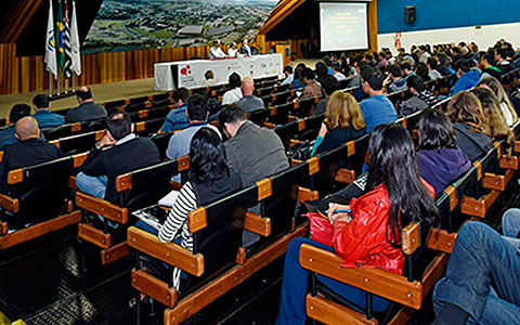 Foto mostra plateia do Cinfotec