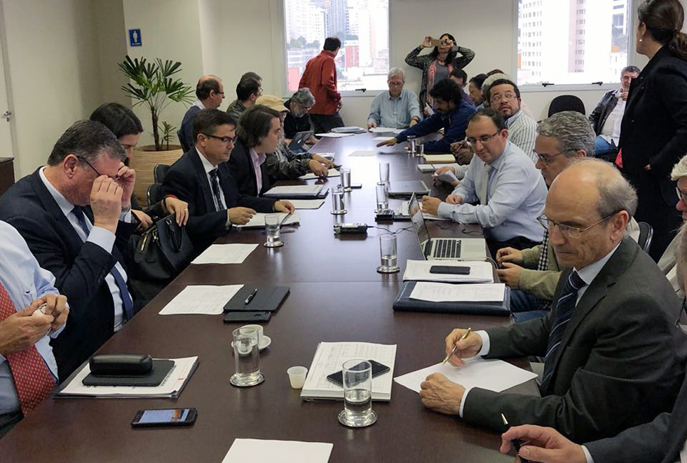 Reunião de negociação que discutiu índice de reajuste salarial dos servidores Reunião de negociação que discutiu índice de reajuste salarial dos servidores