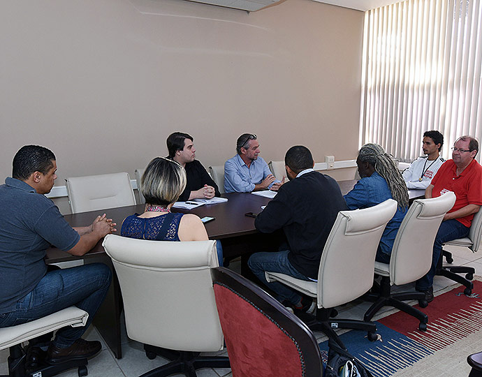 Representantes da Reitoria esclarecem propostas ao STU Representantes da Reitoria esclarecem propostas ao STU