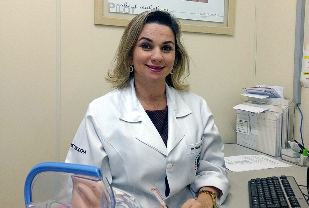 A ginecologista Cássia Juliato: apoio e trabalho no ambulatório