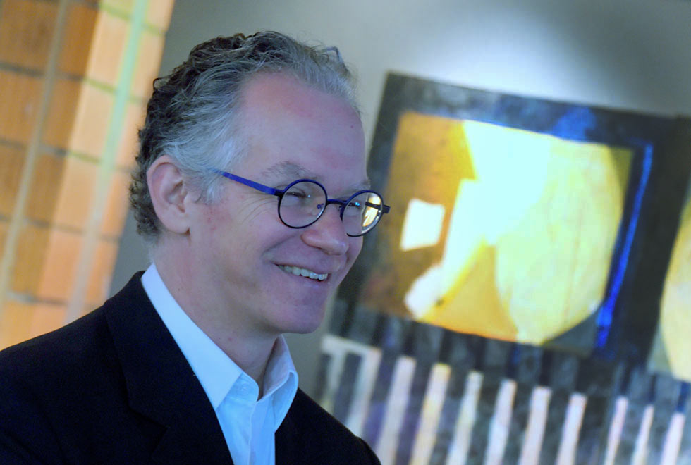 O reitor Marcelo Knobel durante visita à exposição O reitor Marcelo Knobel durante visita à exposição