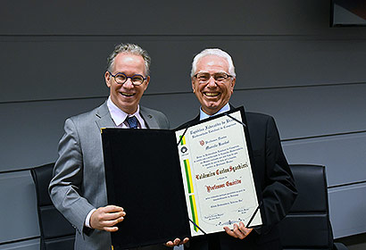O reitor Marcelo Knobel (esq) e Valdemiro Carlos Sgarbieri O reitor Marcelo Knobel (esq) e Valdemiro Carlos Sgarbieri