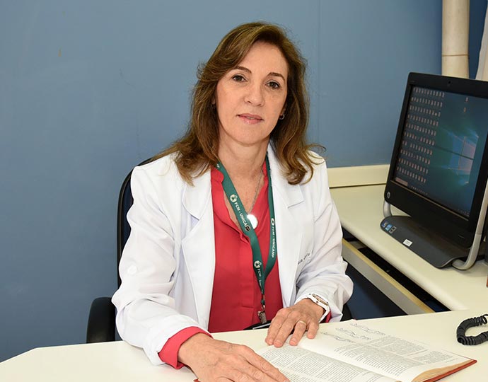 Lúcia Costa Paiva, diretora da Divisão de Ginecologia Lúcia Costa Paiva, diretora da Divisão de Ginecologia