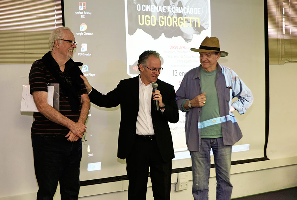 Cineasta Ugo Giorgetti, o reitor da Unicamp, Marcelo Knobel, e o presidente do Conselho Científico e Cultural do IdEA, Carlos Vogt, na aula inaugural do curso, em 15 de agosto. Foto: Antonio Scarpinetti