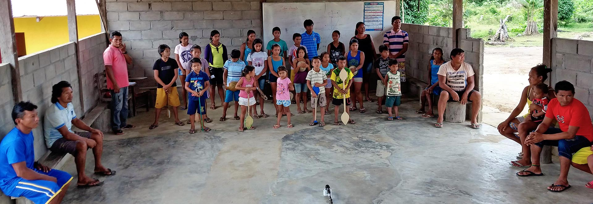 Comunidade indígena na ilha de Tawa, na região de São Gabriel da Cachoeira, a 850 quilômetros de Manaus