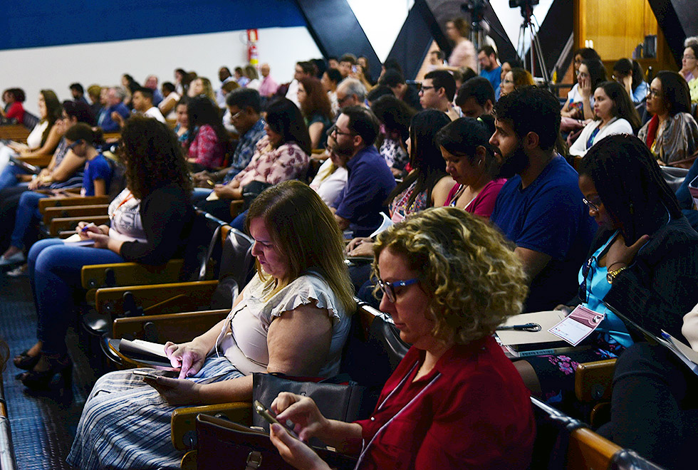 Público acompanha abertura do Seminário Público acompanha abertura do Seminário