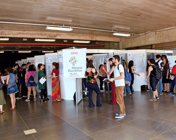Programa objetiva uma formação abrangente e crítica Programa objetiva uma formação abrangente e crítica dos estudantes