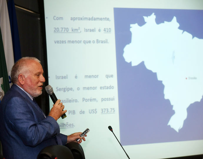 O cônsul-geral de Israel em São Paulo, Dori Goren, durante apresentação na Reitoria da Unicamp