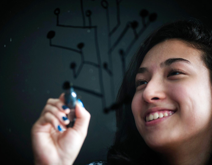 Mariana Bagni, de 17 anos, conquistou uma vaga no curso de engenharia elétrica da Unicamp graças à classificação em olimpíadas internacionais de robótica