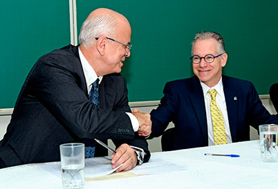 José Alexandre Diniz é o novo diretor da FEEC José Alexandre Diniz é o novo diretor da FEEC