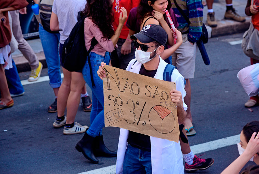 Contra os cortes na educação