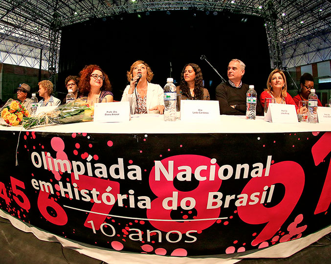 Unicamp destina duas vagas da graduação para medalhistas da Olimpíada de História Unicamp destina duas vagas da graduação para medalhistas da Olimpíada de História