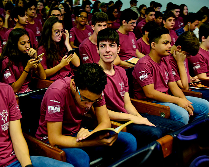 A cerimônia de premiação de 254 medalhistas da Olimpíada Brasileira de Matemática das Escolas Públicas