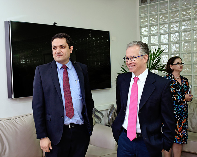 Presidente da Capes visitou o Gabinete do Reitor Anderson e Marcelo Knobel conversam no Gabinete