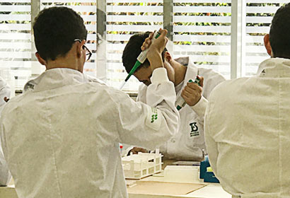 Alunos em atividade no Instituto Butantan Alunos em atividade Instituto Butantan