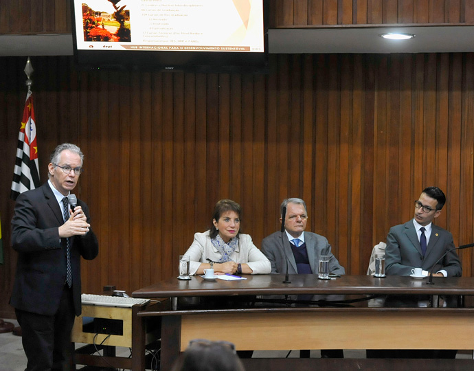 Marcelo Knobel na Assembleia Legislativa do Estado de São Paulo (Alesp) Marcelo Knobel na Assembleia Legislativa do Estado de São Paulo (Alesp)