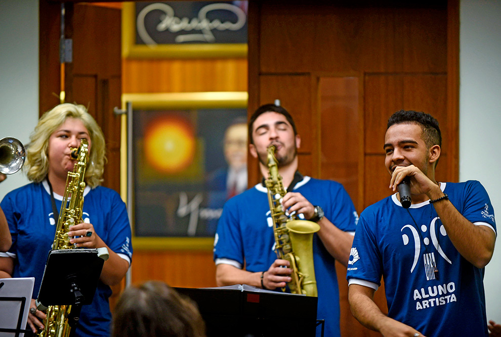 Projeto Naidí se apresenta na sala do Consu