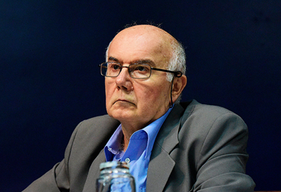 O professor Reginaldo de Moraes era colaborador da Unicamp O professor Reginaldo, em foto durante um evento formal