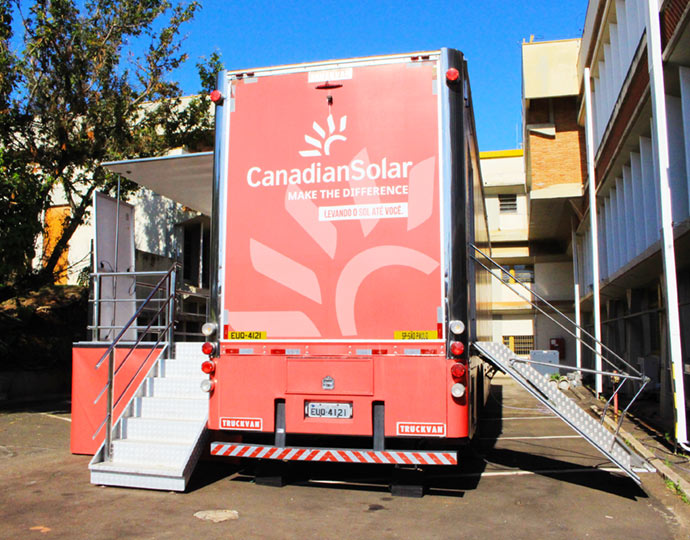 Carreta da Canadian Solar percorreu várias cidades no Brasil oferecendo capacitação na área Carreta da Canadian Solar percorreu várias cidades no Brasil oferecendo capacitação na área