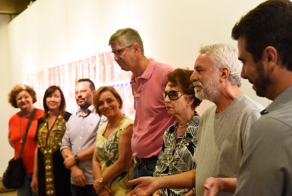 Autoridades e artistas na abertura da exposição