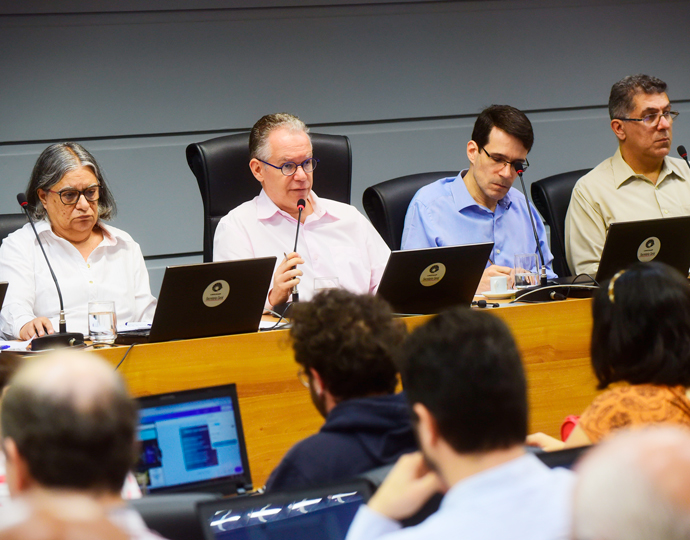 Unicamp aprova auxílio emergencial caso alunos não recebam bolsas do CNPq Reunião do Consu