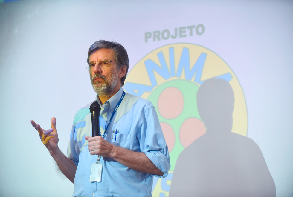 Carlos Henrique de Brito Cruz acredita que projeto é exemplar na divulgação científica Carlos Henrique de Brito Cruz acredita que projeto é exemplar na divulgação científica