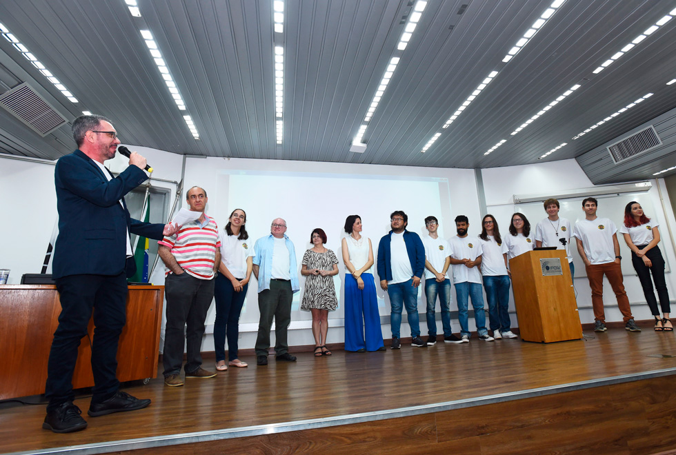Além de "Quarks e Léptons", projeto prevê ainda a produção de outras duas animações Além de "Quarks e Léptons", projeto prevê ainda a produção de outras duas animações