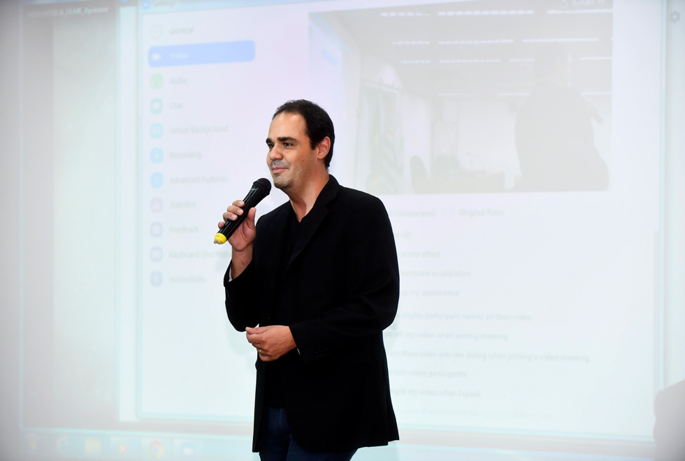 Então eu fico orgulhoso de ver o IFGW, mais uma vez, tomando a liderança nessa iniciativa", comemora Pasqual Pagliuso Então eu fico orgulhoso de ver o IFGW, mais uma vez, tomando a liderança nessa iniciativa", comemora Pasqual Pagliuso