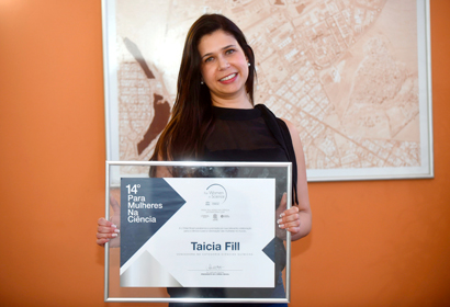 Taícia Fill premiada no 14º Mulheres na Ciência Taícia Fill