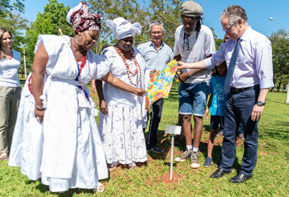 Baobá é plantado na Praça da Paz dentro da programação do Unicamp Afro Baobá é plantado na Praça da Paz dentro da programação do Unicamp Afro