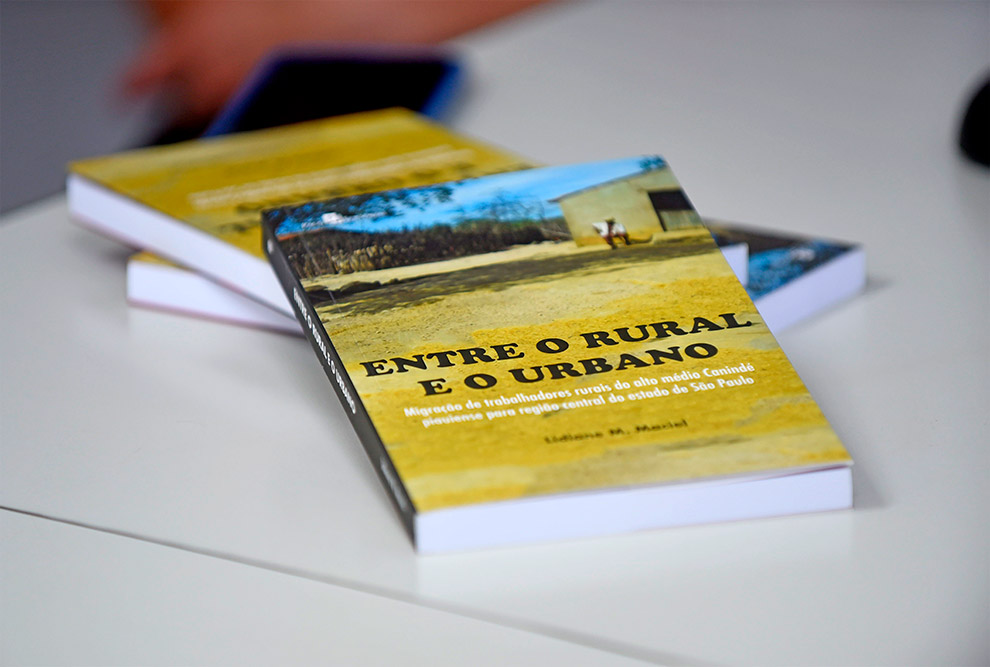 No evento, também foi lançado o livro "Entre o rural e o urbano", tese produzida por Lidiane Maciel
