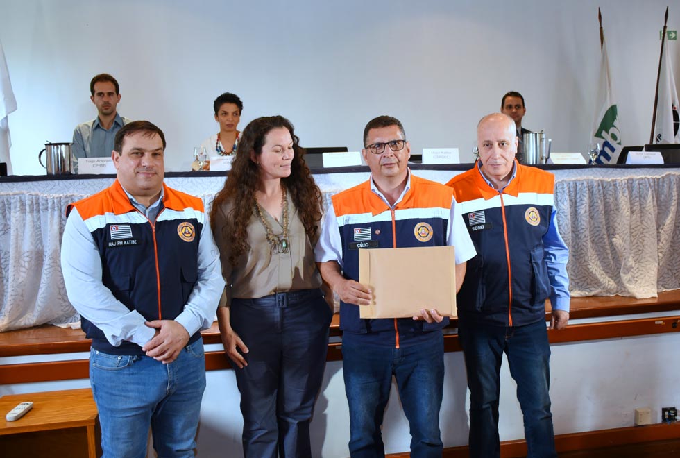 Defesa Civil fez a entrega das cartas de suscetibilidade e mapas de riscos Defesa Civil fez a entrega das cartas de suscetibilidade e mapas de riscos