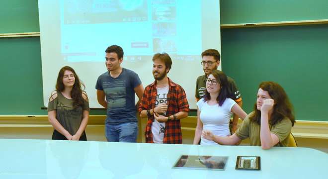 Alunos do IFGW cursaram disciplina com Átila Iamarino, doutor em microbiologia e apresentador do canal Nerdologia Alunos do IFGW cursaram disciplina com Átila Iamarino, doutor em microbiologia e apresentador do canal Nerdologia