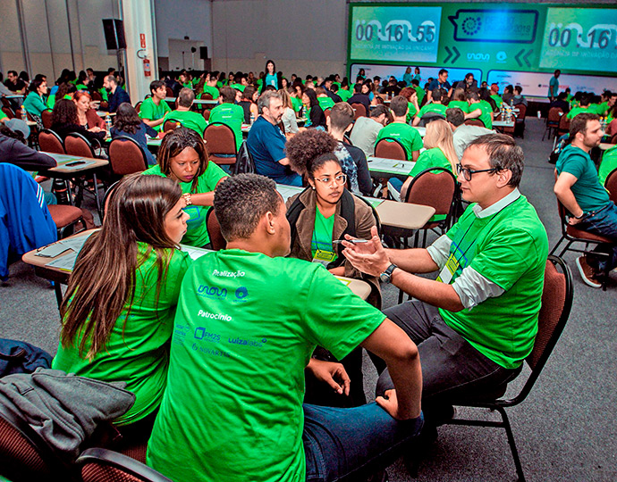 Reunião com todas as equipes durante o Desafio Unicamp 