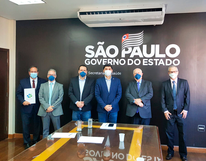 Reitor Marcelo Knobel e demais participantes da reunião que formalizou o repasse de verbas Reitor Marcelo Knobel e demais participantes da reunião que formalizou o repasse de verbas