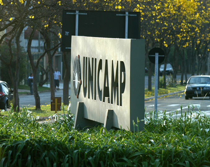 placa de entrada da Unicamp 