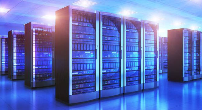 Dossiê Virtualização, edição de setembro de 2020 Foto de uma sala tomada por servidores (informática)