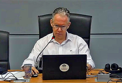 Reitor Marcelo Knobel durante reunião remota da CAD e CEPE que aprovou a moção para envio ao Governador Reitor Marcelo Knobel durante reunião remota da CAD e CEPE que aprovou a moção para envio ao Governador