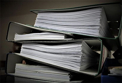 O Simplifica tem como diretriz a inclusão dos servidores na iniciativa de repensar os procedimentos de trabalho várias pastas com documentos