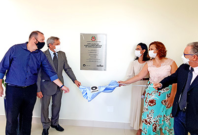 Descerramento da placa de inauguração da ampliação do Ambulatório Médico de Especialidades de Piracicaba