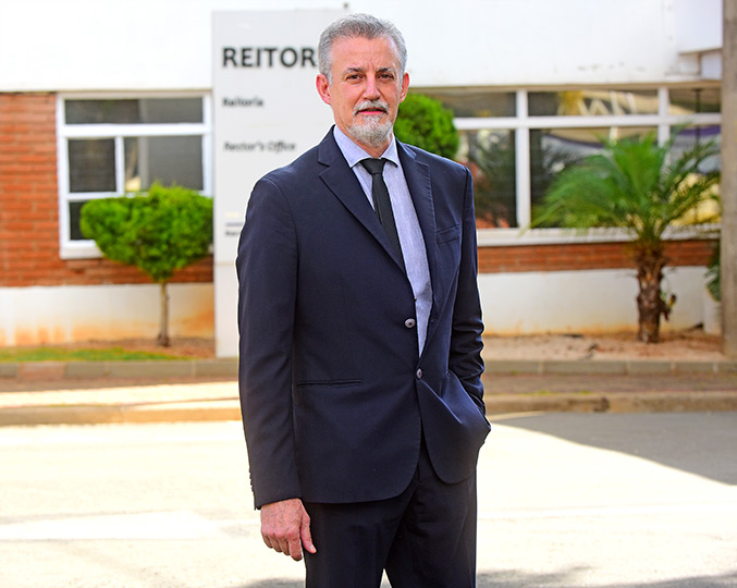 Prof. Dr. Antonio Meirelles, Tom Zé, reitor da Unicamp | Foto: Antonio Scarpinetti 