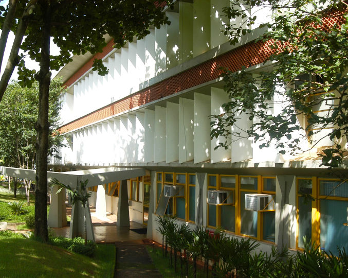 foto mostra a fachada da faculdade de engenharia elétrica e de computação da unicamp
