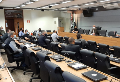 Durante o encontro ficou definido a criação de um Grupo de Trabalho para desenvolver projetos de vivência voltados para o público jovem Durante o encontro ficou definido a criação de um Grupo de Trabalho para desenvolver projetos de vivência voltados para o público jovem