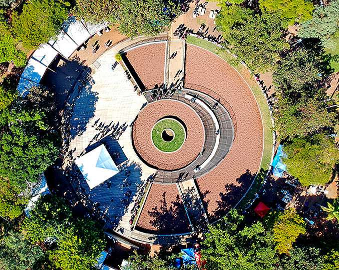 Unicamp mantem segunda posição entre melhores universidades brasileiras, segundo Times Higher Education audiodescrição: fotografia colorida do ciclo básico da unicamp, visto de cima