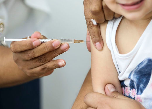 Luiz Carlos Dias: Nós não podemos admitir crianças morrendo por Covid-19, quando temos à nossa disposição vacinas que evitam formas graves da doença 
