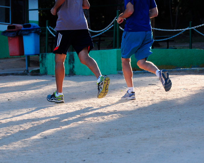 Pessoas praticando atividade física no Parque Taquaral