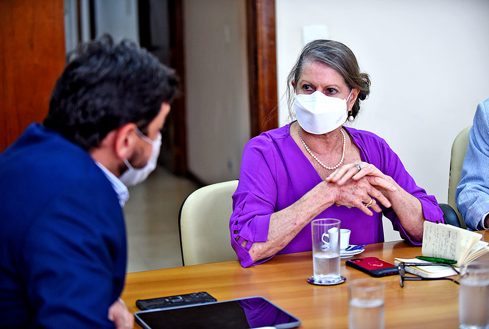 foto mostra coordenadora geral da unicamp maria luiza moretti