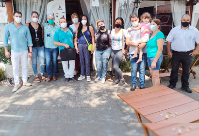 Desta vez a população da região do Parque Oziel e do Jardim Monte Cristo recebeu a equipe na  Pizzaria Estação Brazil