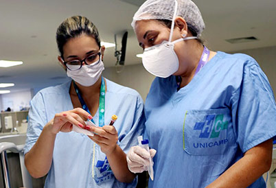 Atualmente, o hospital tem em seus quadros 1.546 enfermeiros, auxiliares e técnicos de enfermagem Atualmente, o hospital tem em seus quadros 1.546 enfermeiros, auxiliares e técnicos de enfermagem